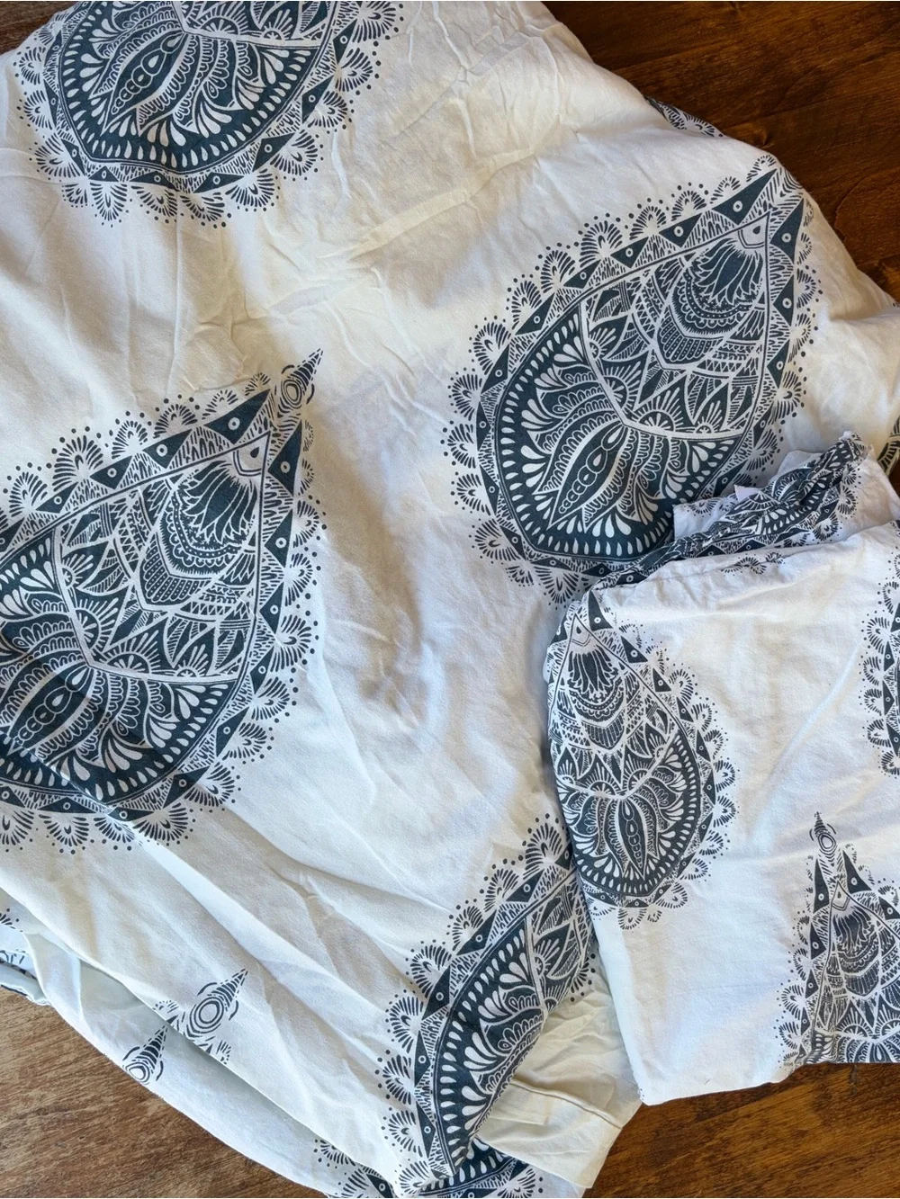Urban Outfitters/ plum & bow duvet + shams
